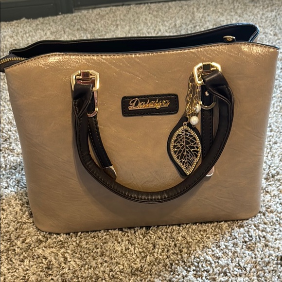 🍒4/$20 Daiziya Tan and Black Women's Satchel with beautiful hag tag - Picture 1 of 9